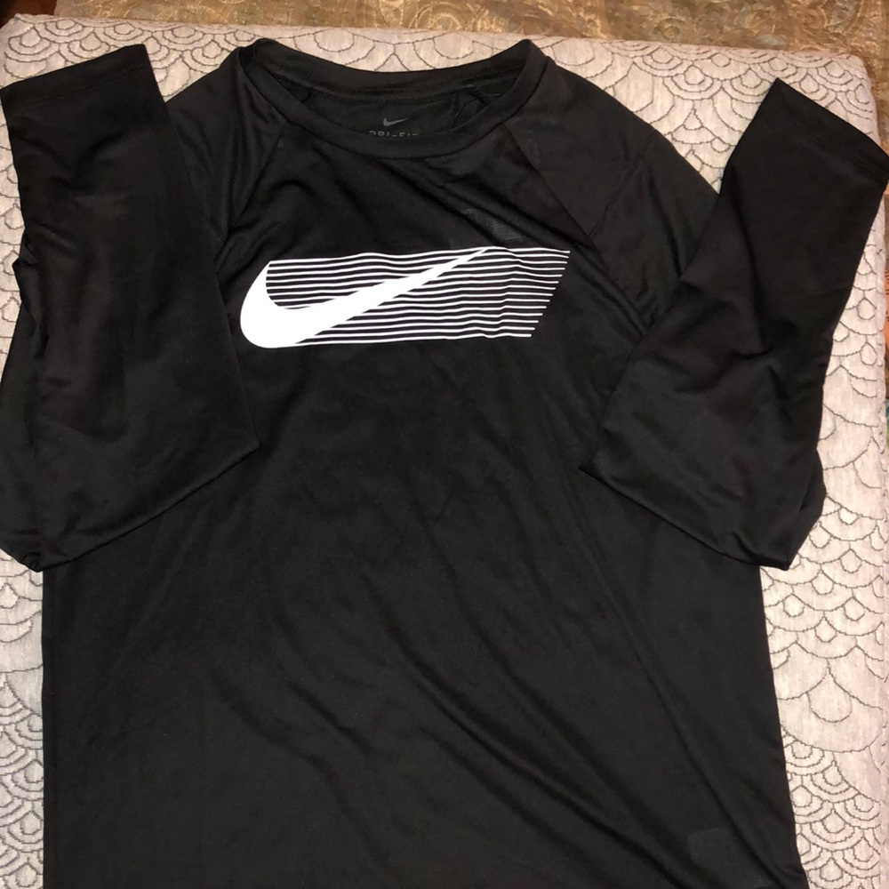 Boys long sleeve Nike dri fit shirt size XL